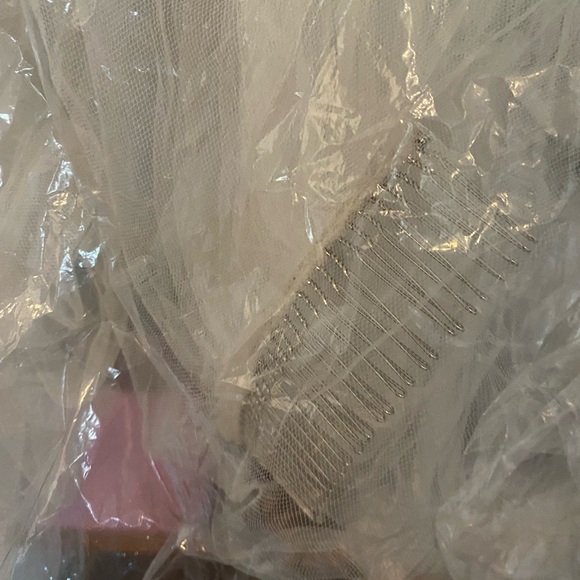 Bel Aire V7333C Luxe Soft Tulle Cathedral Ivory Wedding Veil and Blusher - Picture 3 of 5